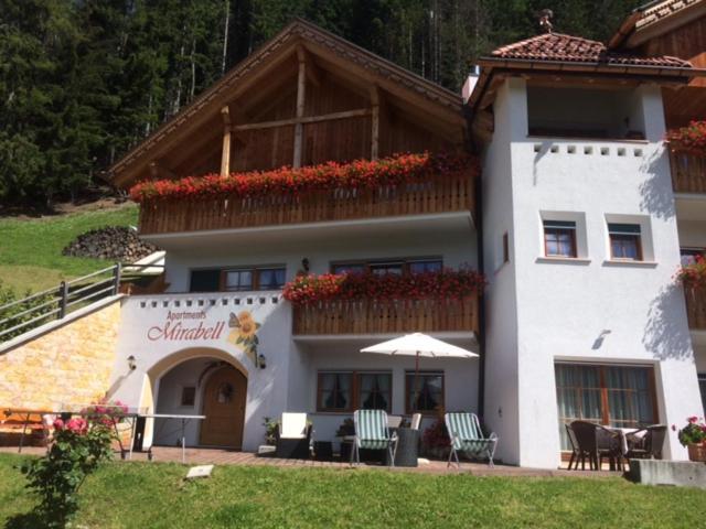 Apartments Mirabell Livinallongo Del Col Di Lana Dış mekan fotoğraf