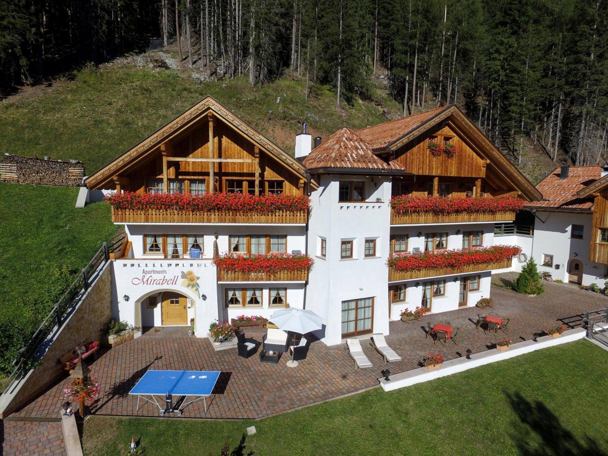 Apartments Mirabell Livinallongo Del Col Di Lana Dış mekan fotoğraf