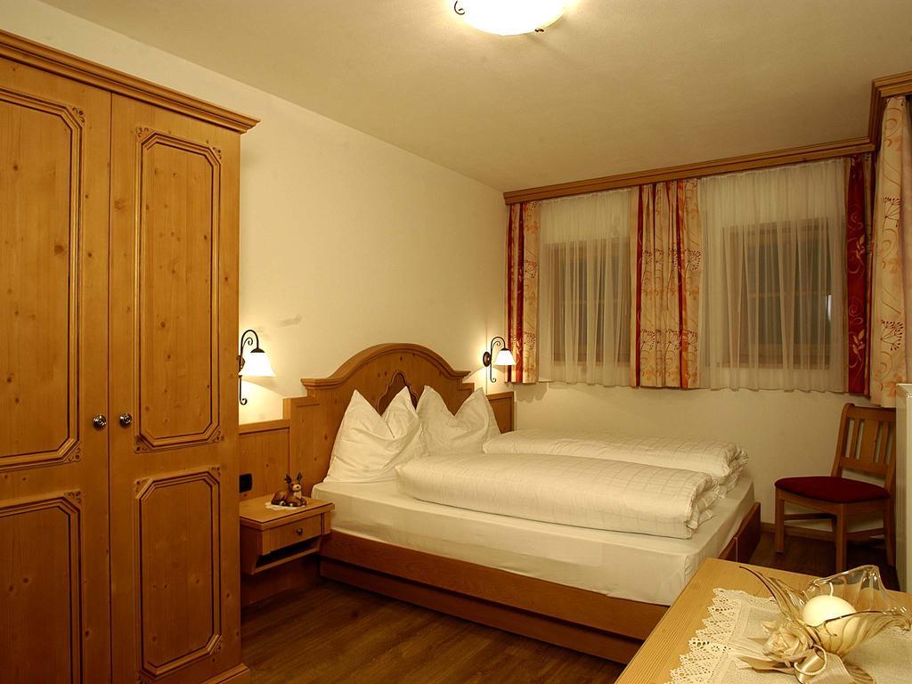 Apartments Mirabell Livinallongo Del Col Di Lana Dış mekan fotoğraf